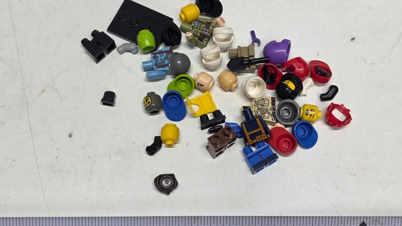 Bag of brick based Mini Figure Accessories