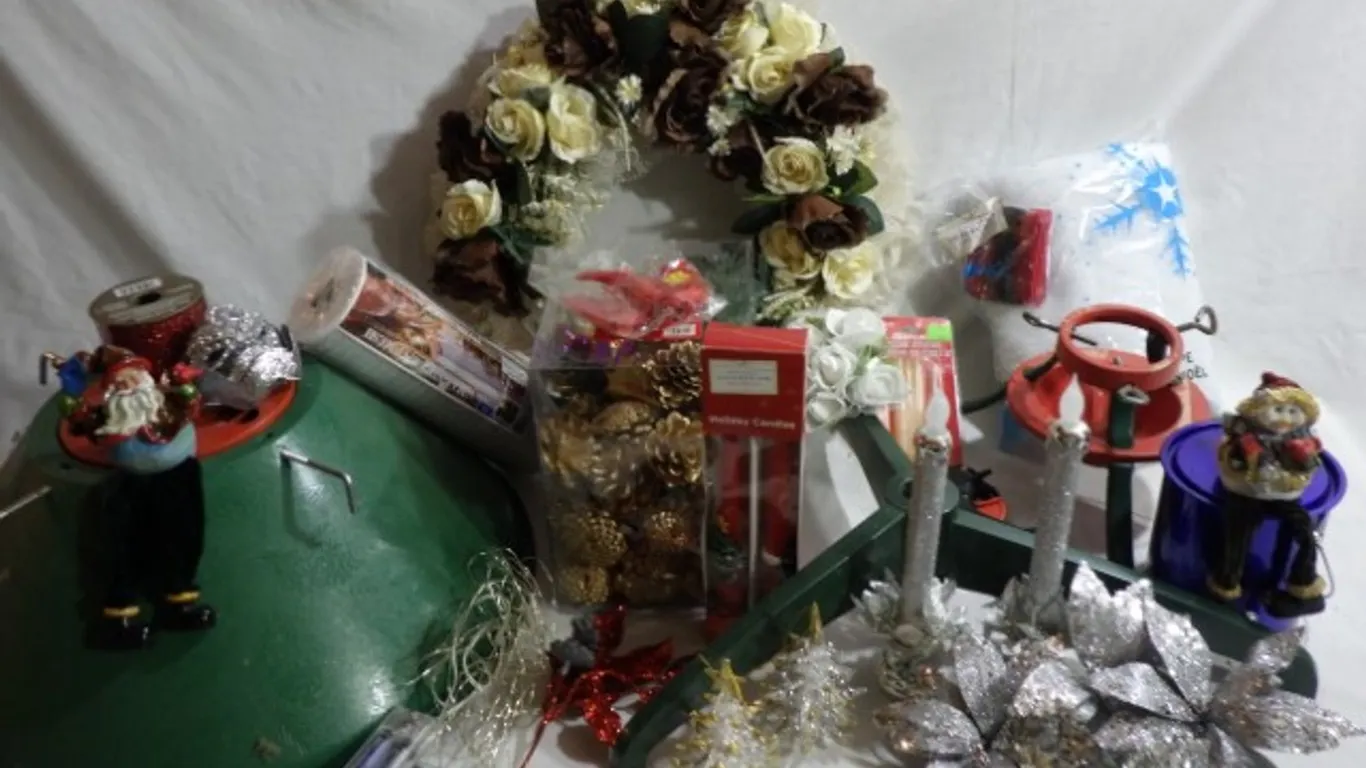 Christmas Tree Stands & Decorations