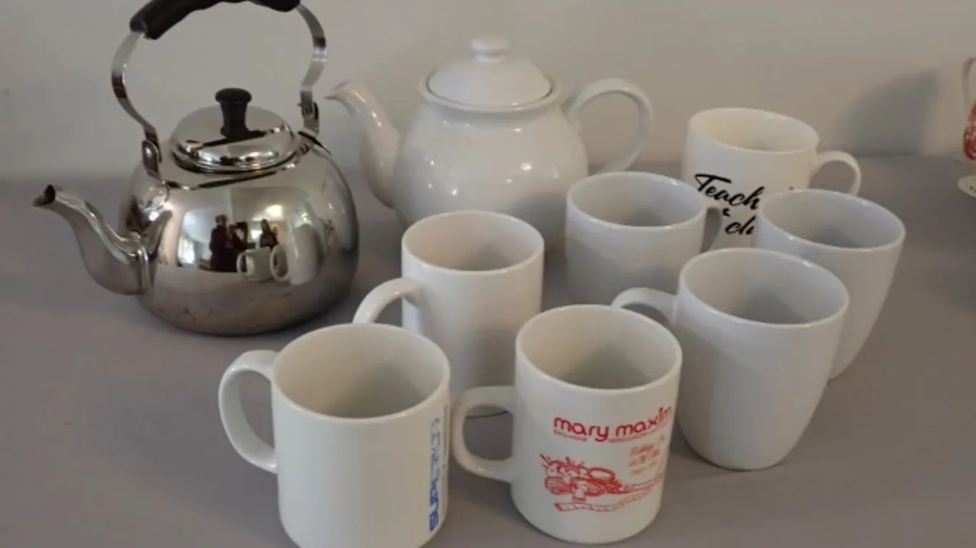 Tea Pots & Mugs
