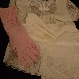 Slip and Gloves