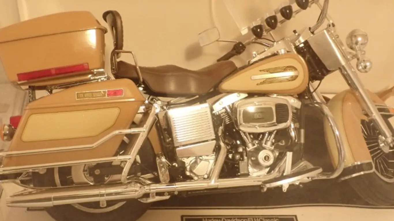 1:6 Harley Davidson Model