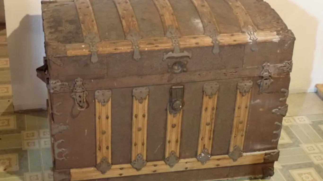 Low-Dome Victorian Steamer Trunk