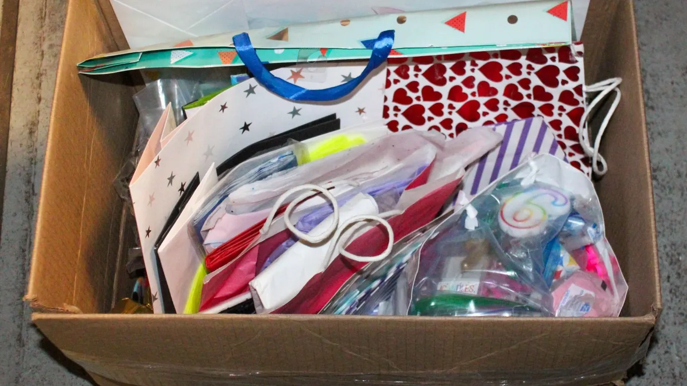 BOX OF KIDS BIRTHDAY BAGS/DECORATIONS ETC