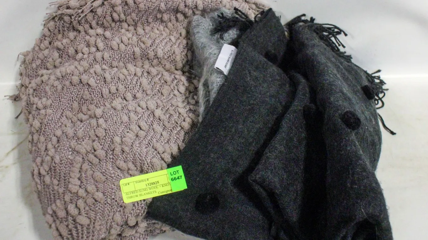 ALFRED SUNG WOOL + KNOTTED THROW BLANKETS