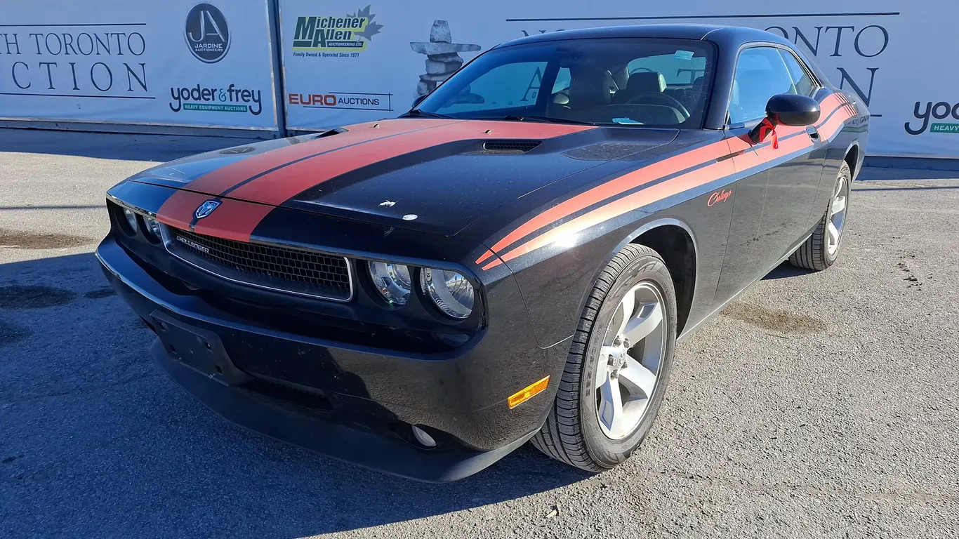 2009 Dodge Challenger SE 2dr Coupe