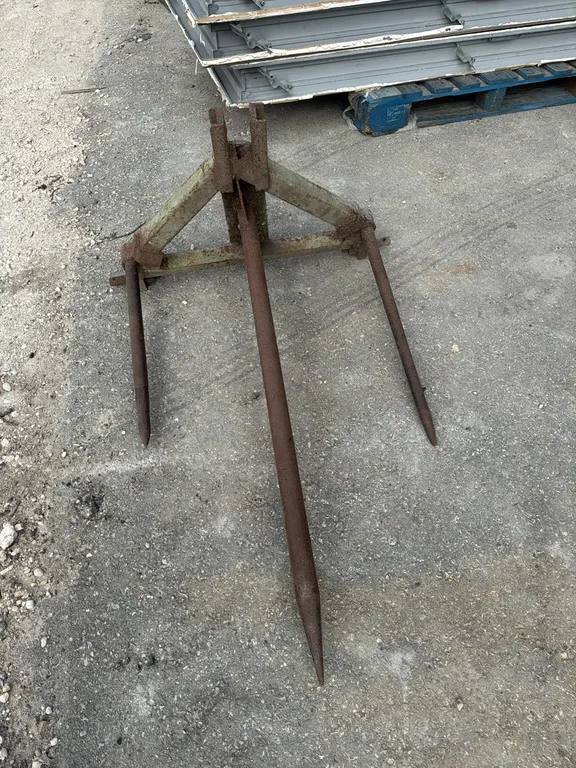 3pt bale spear