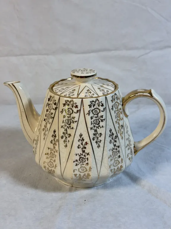 Sadler Teapot