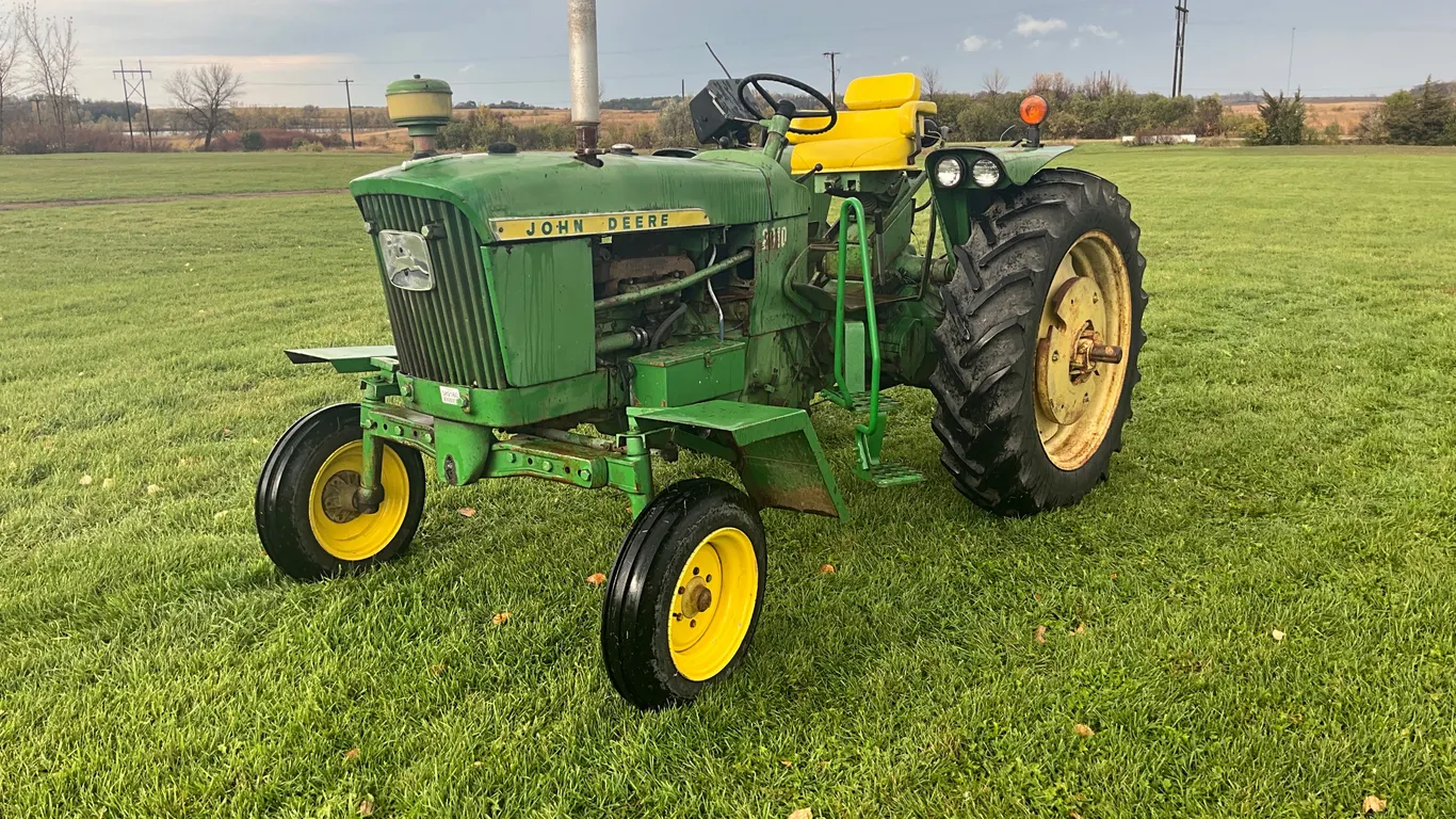 1961 JOHN DEERE 2010R TRACTOR SN: 16629