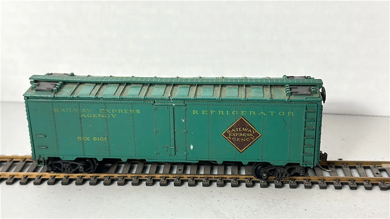 HO Scale Railway Express Agency Refrigerator Rail Car
