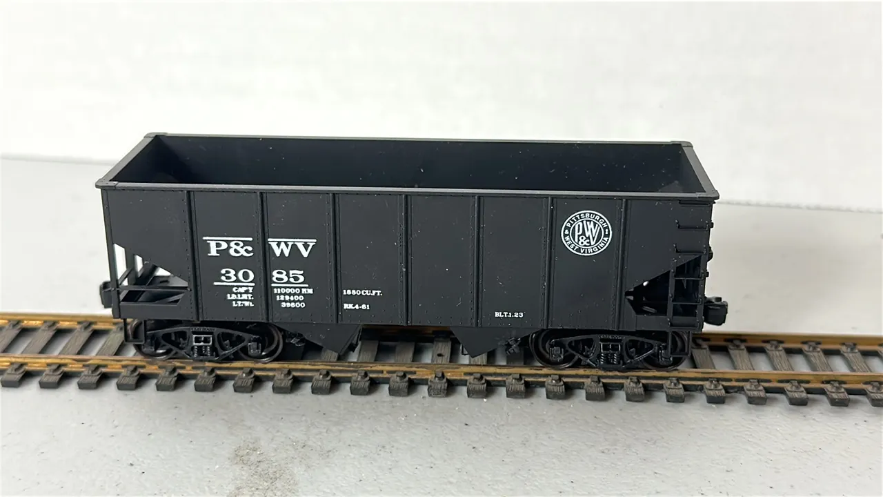 HO Scale P&WV Hopper Rail Car