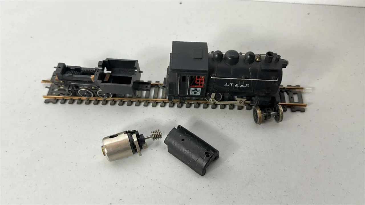 HO Scale Santa Fe Steam Engine