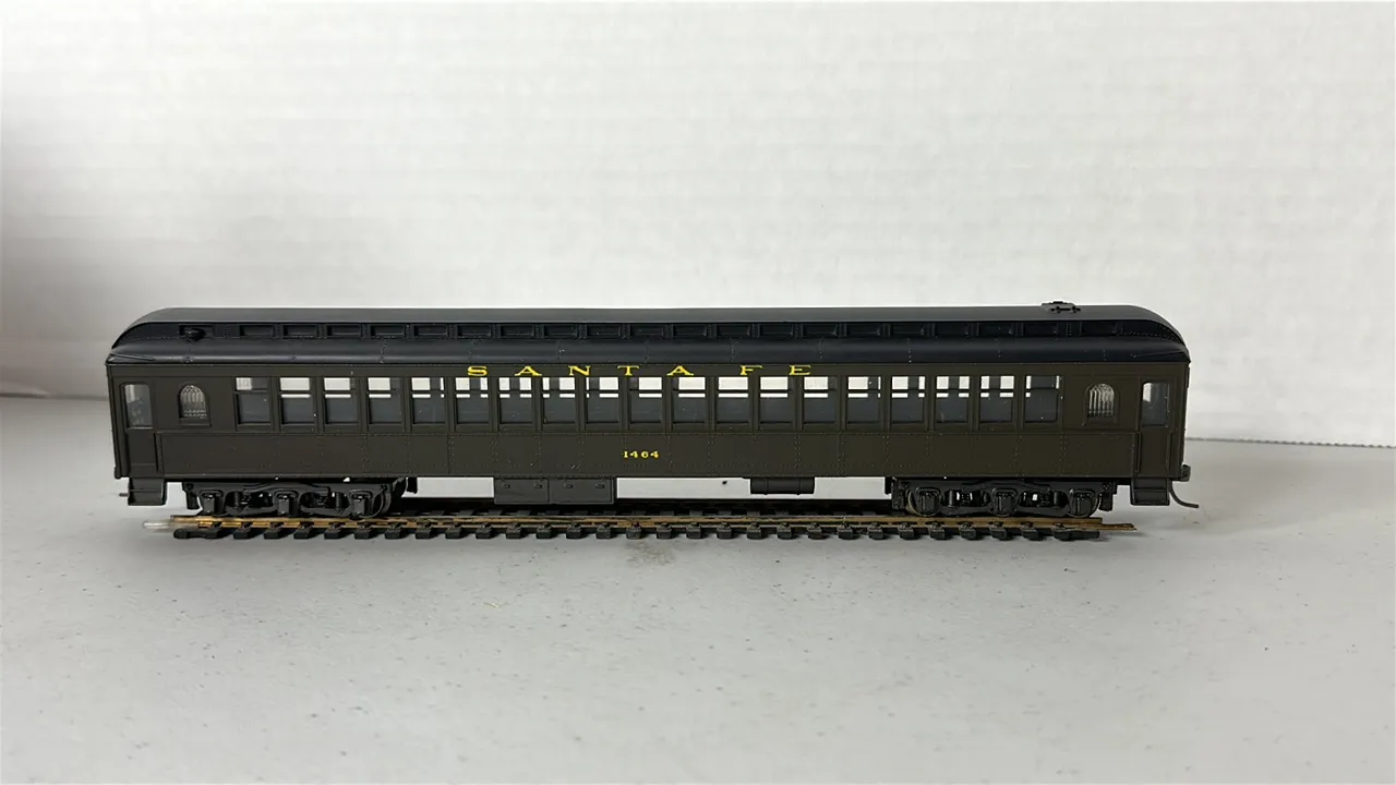 Rivarossi HO Scale Santa Fe Passenger Rail Car