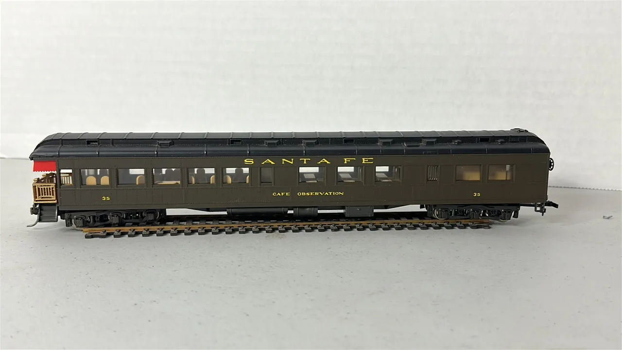 Rivarossi HO Scale Santa Fe Cafe Observation Rail Car