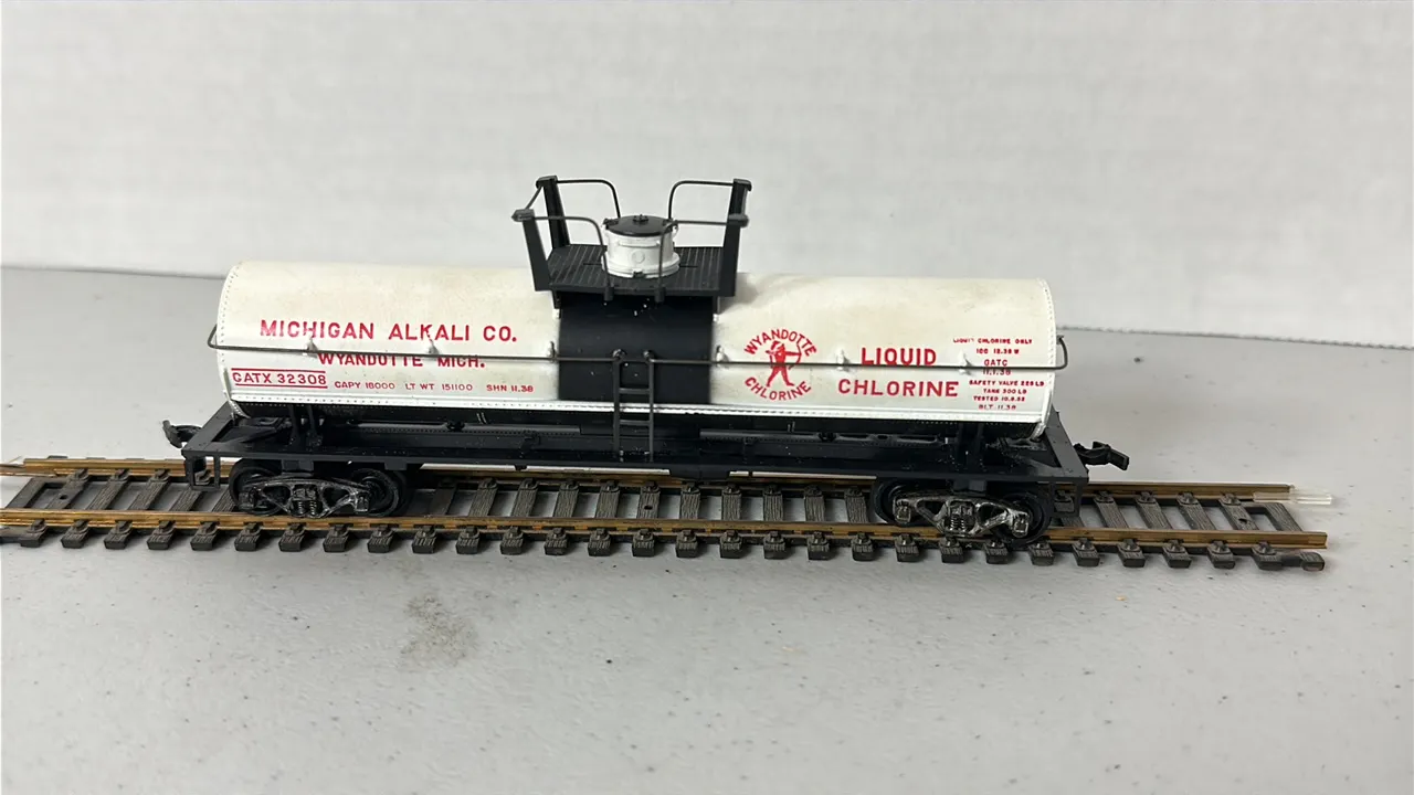 HO Scale Michigan Alkali Co. Tanker Car