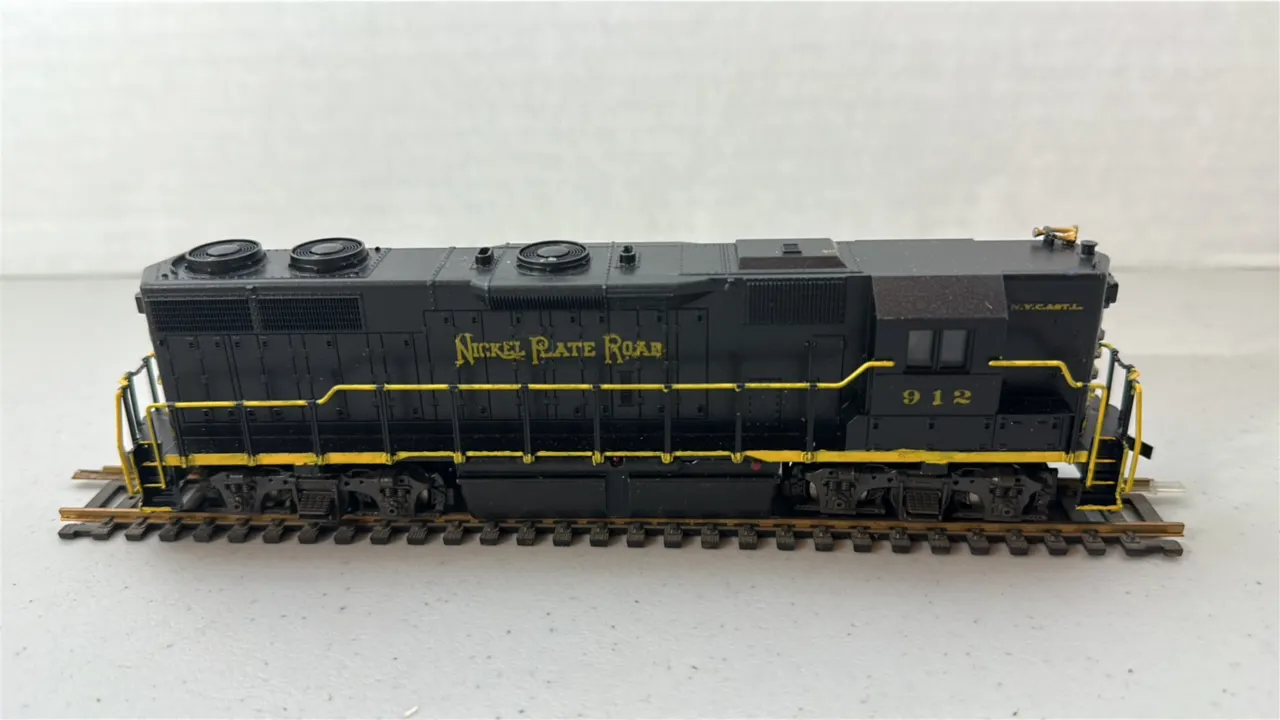 Used HO Scale Nickel Plate Road # 912 Train Engine