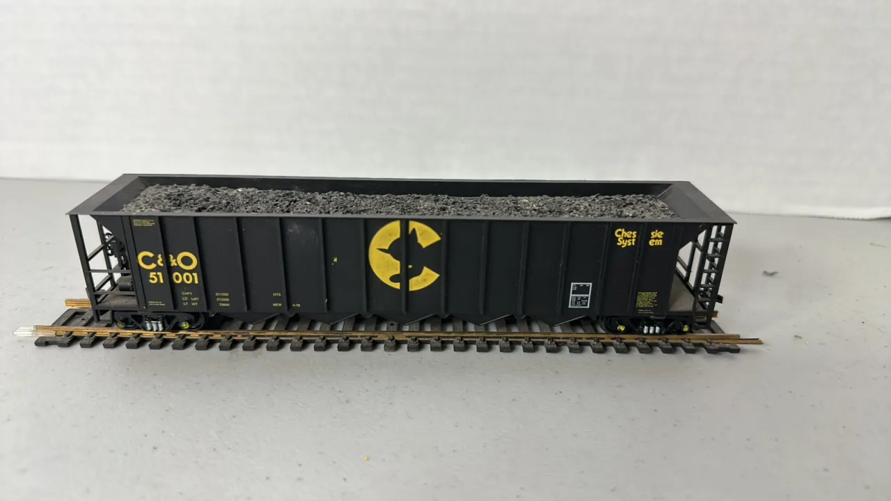 HO Scale Chessie System Hopper Rail Car