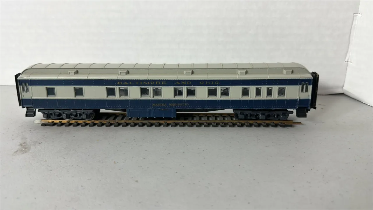 HO Scale Baltimore & Ohio Passenger Rail Car