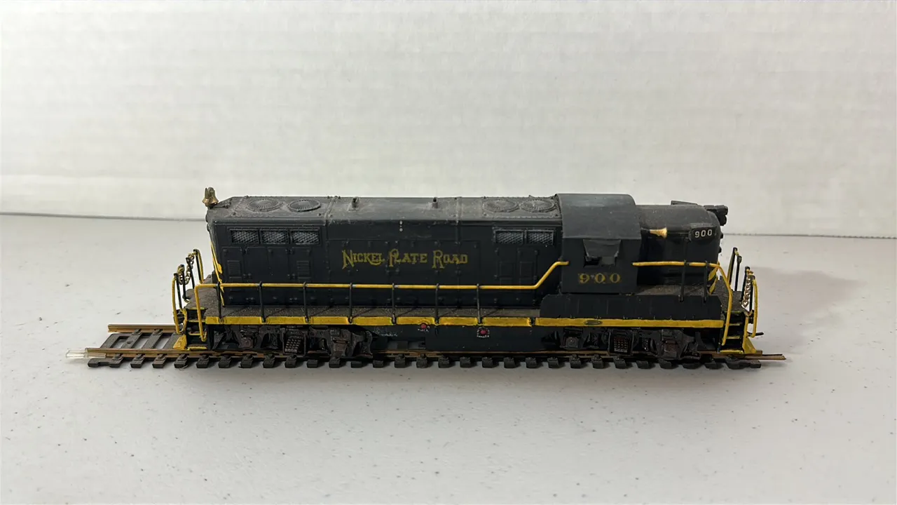 Used HO scale Nickel Plate Road Train Engine
