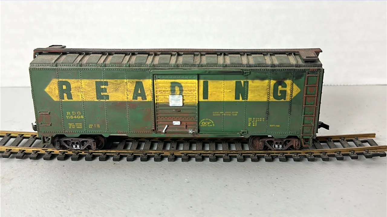 Used HO Scale Reading Boxcar