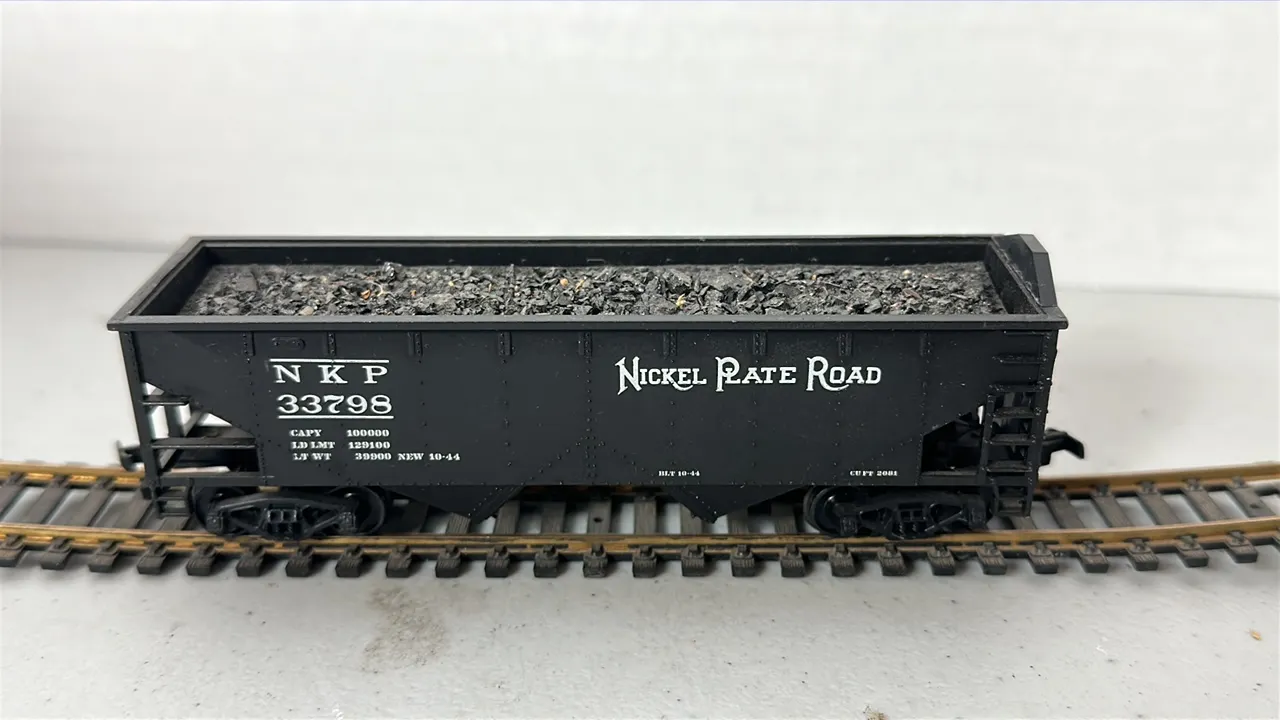 HO Scale Nickel Plate Road Hopper Car