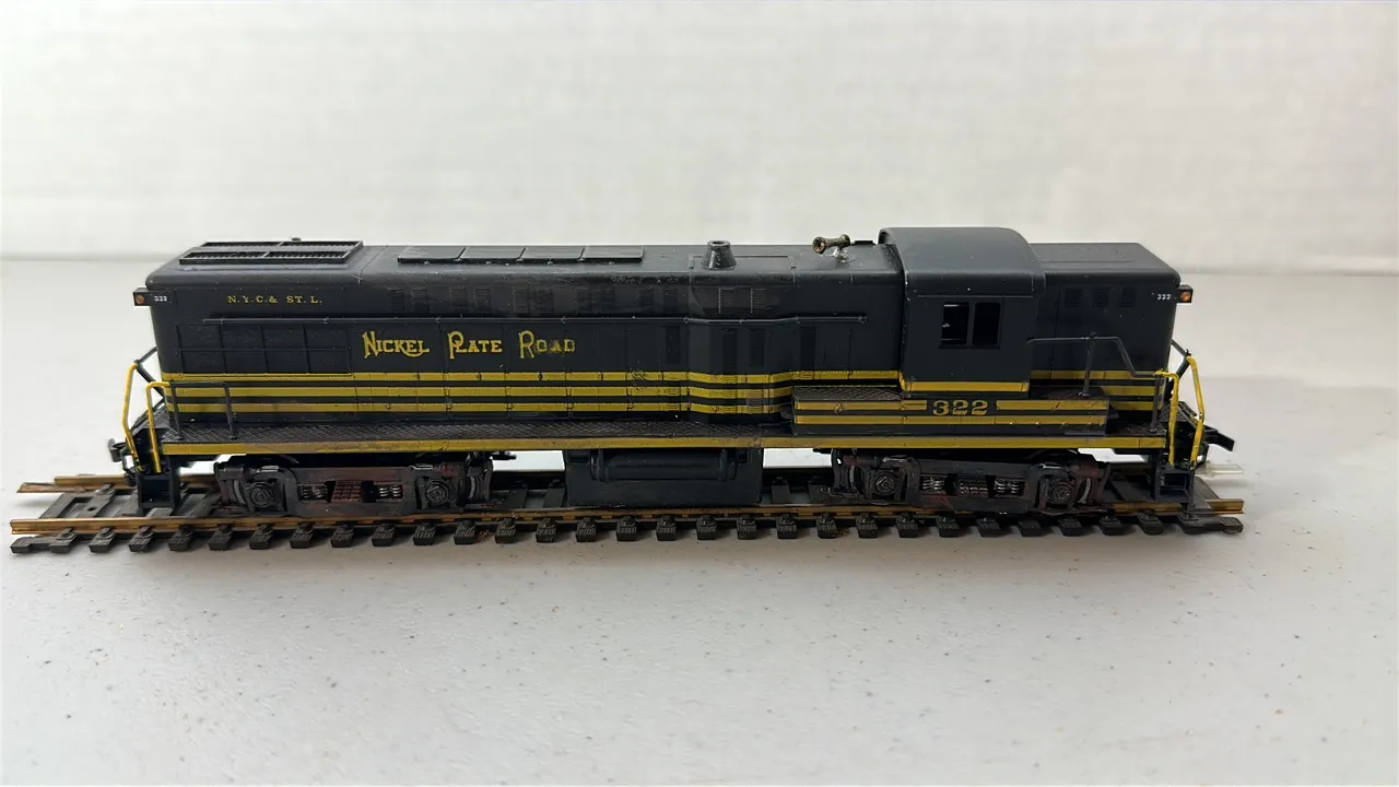 HO Scale Nickel Plate Road #322 Train Engine