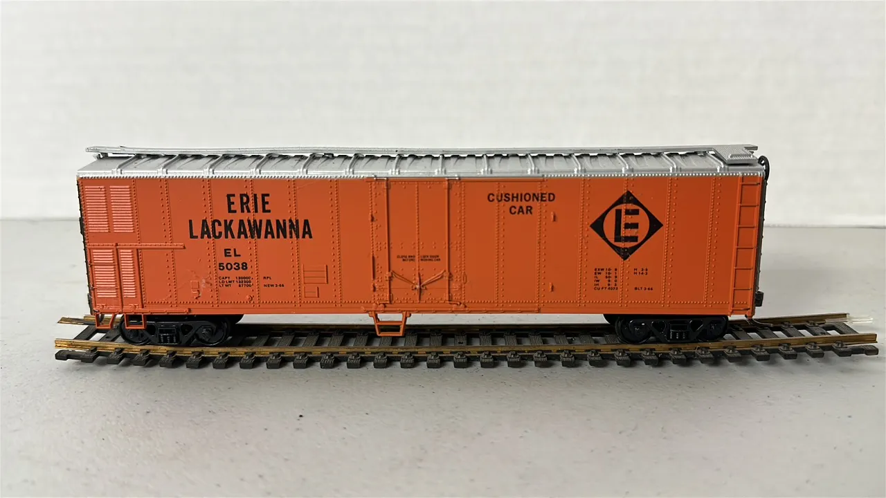 HO Scale Erie Lackawanna Boxcar
