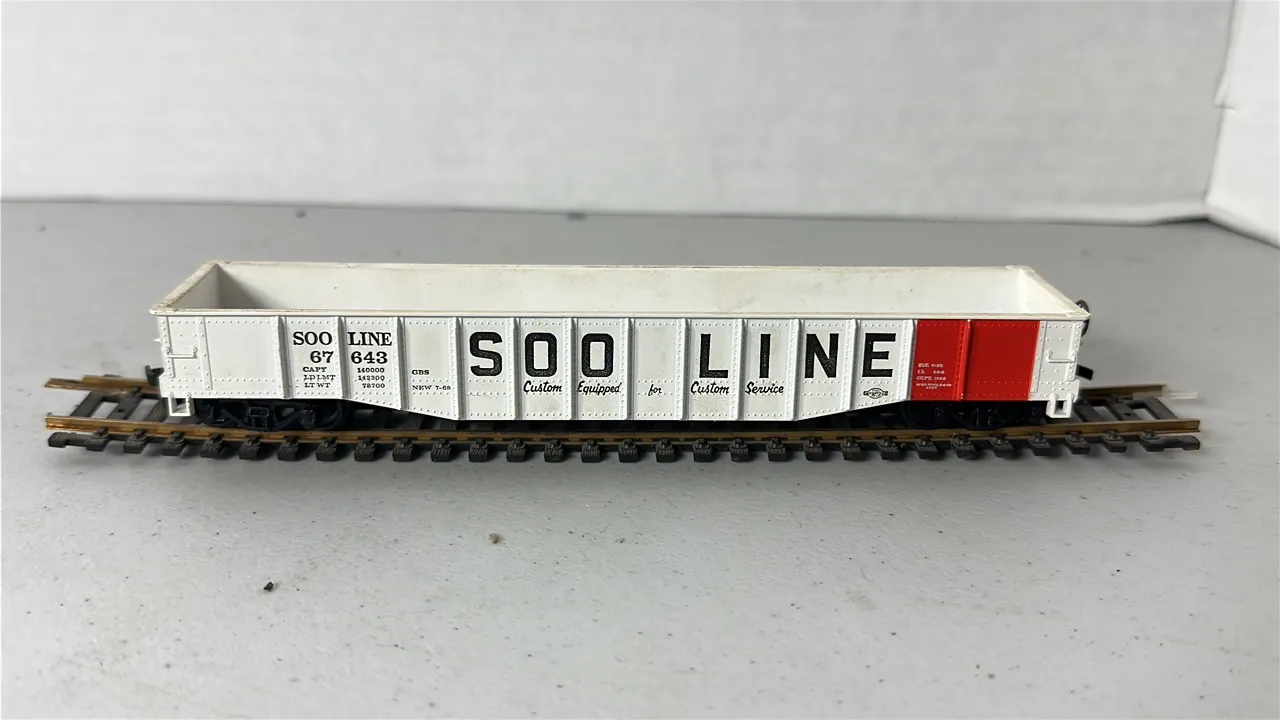 HO Scale Soo Line Gondola Rail Car