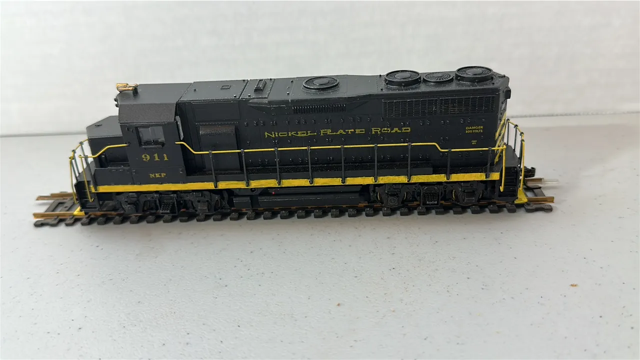 HO Scale Nickel Plate Road #911 Train Engine
