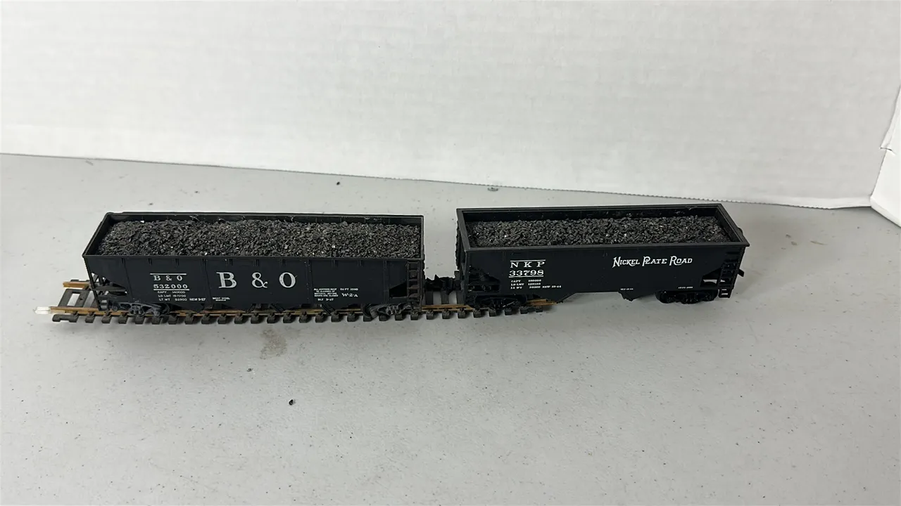 (2)- HO Scale Hopper Cars