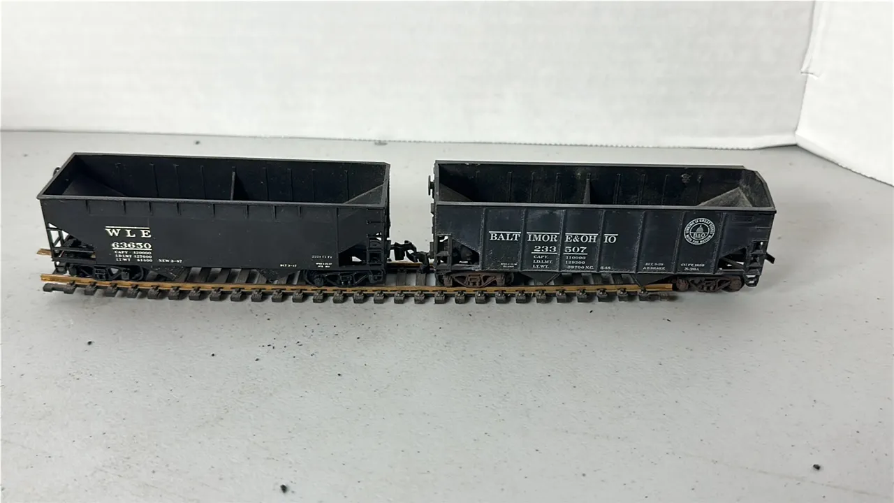 (2)- HO Scale Hopper Cars