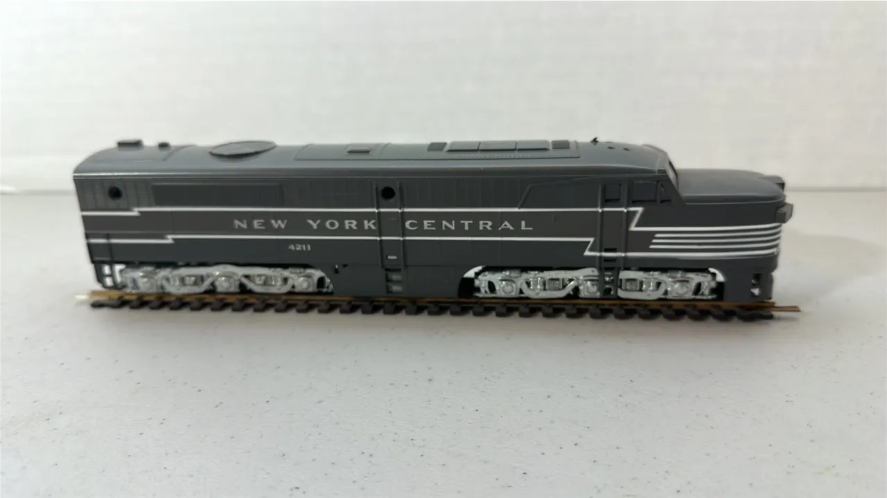 HO Scale New York Central #4211 Train Engine