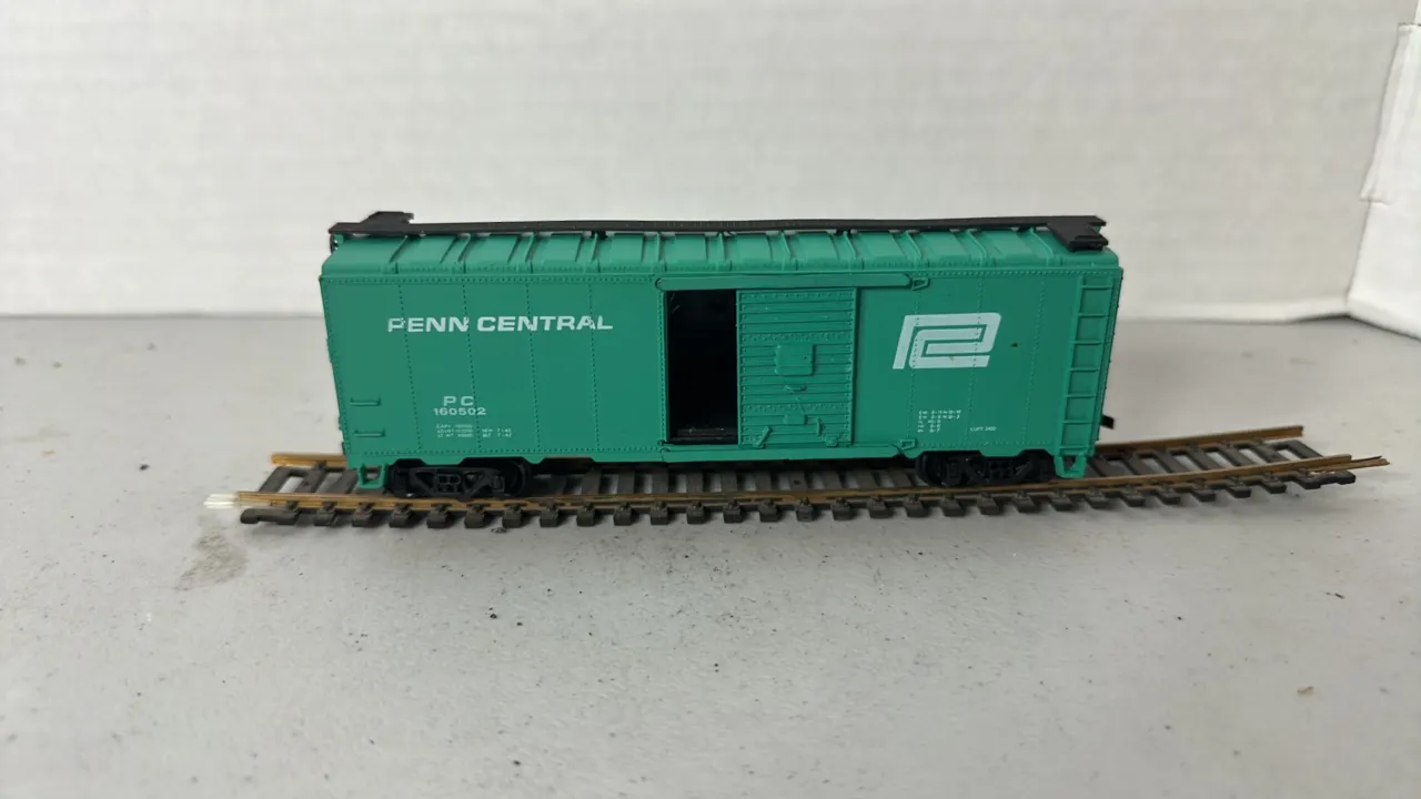 HO Scale Penn Central Boxcar