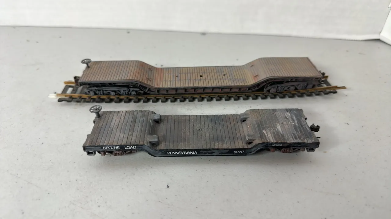 (2)- HO Scale Depressed Center Flat Cars