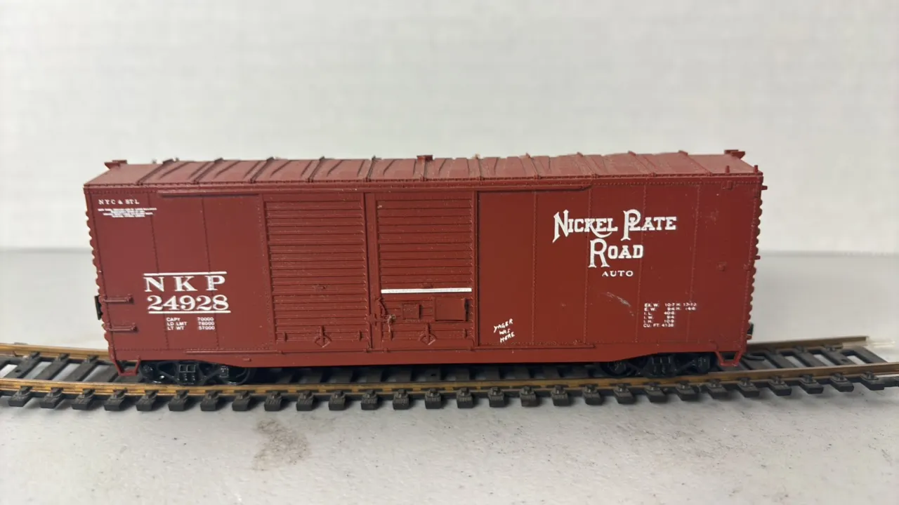 (2)- HO Scale Nickel Plate Road Boxcars