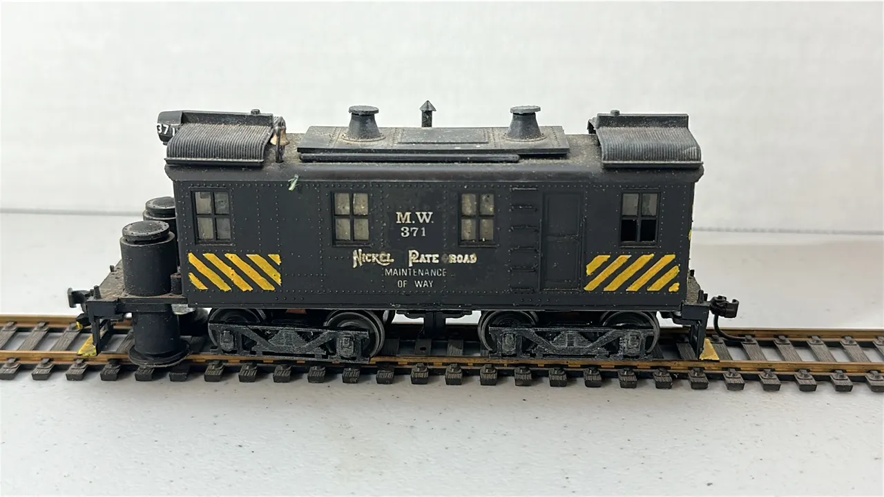 Used HO Scale Nickel Plate Road #371 Train Car