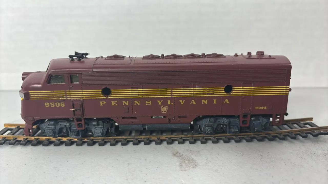 HO Scale Pennsylvania #9506 Train Engine