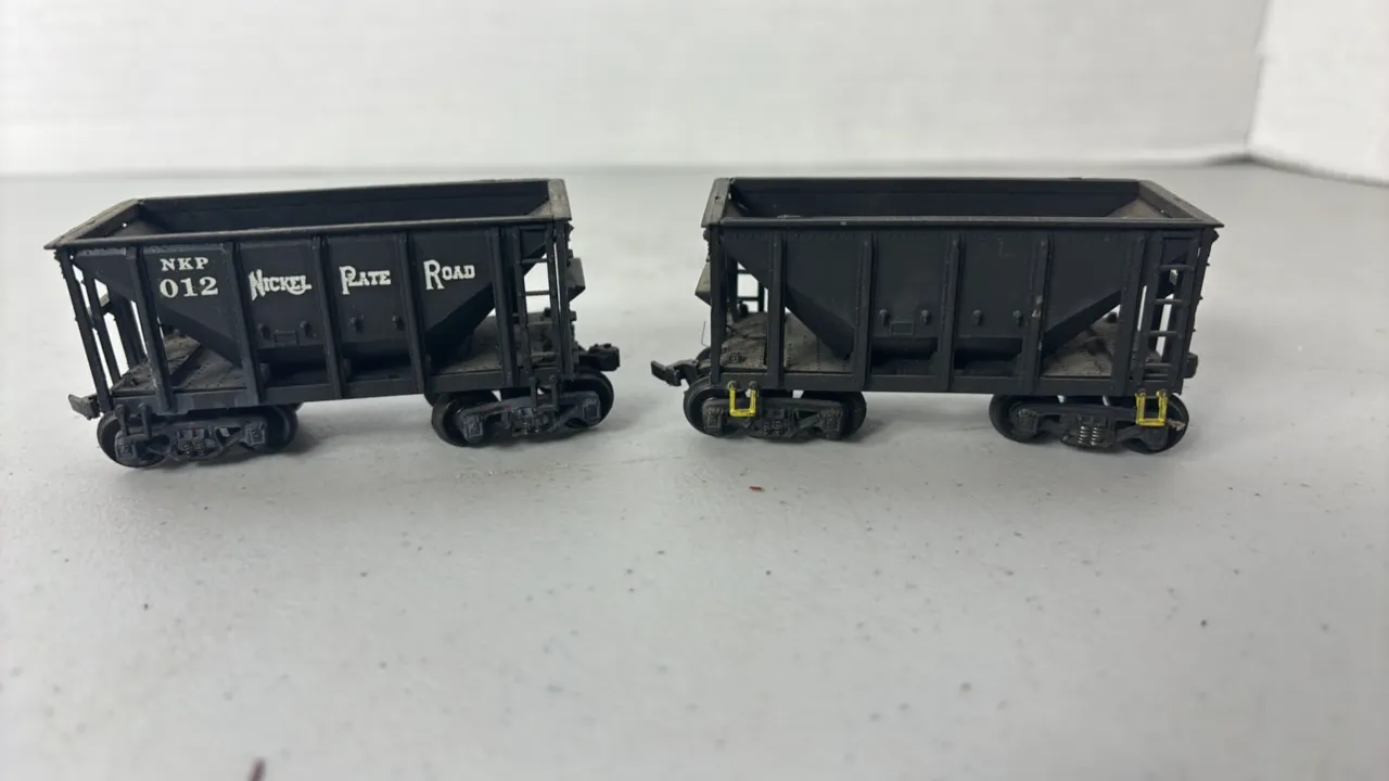(2)- HO Scale Ore Hopper Cars
