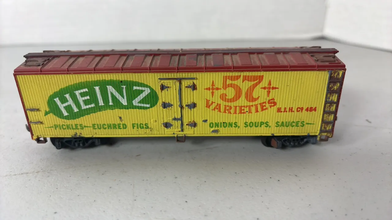 HO Scale Heinz Boxcar - Plastic