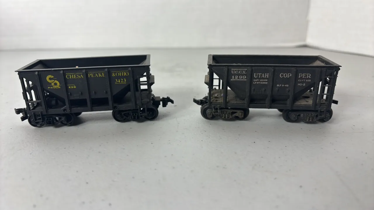 HO Scale Ore Hopper Cars