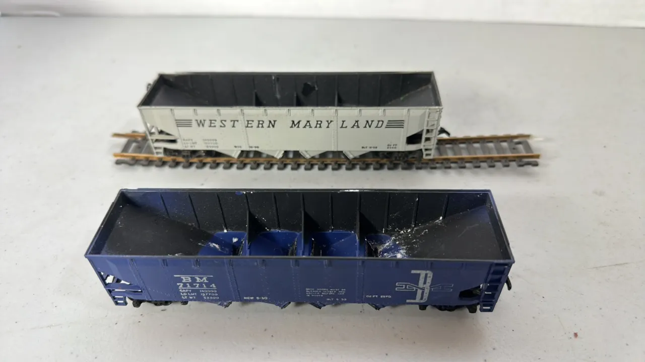(2)- HO Scale Hopper Cars- Plastic