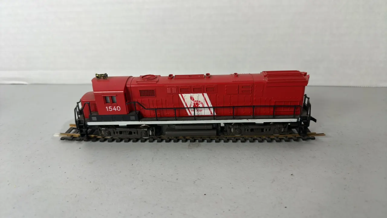 (1)- HO Scale Central Railroad Company Train Engine- Plastic