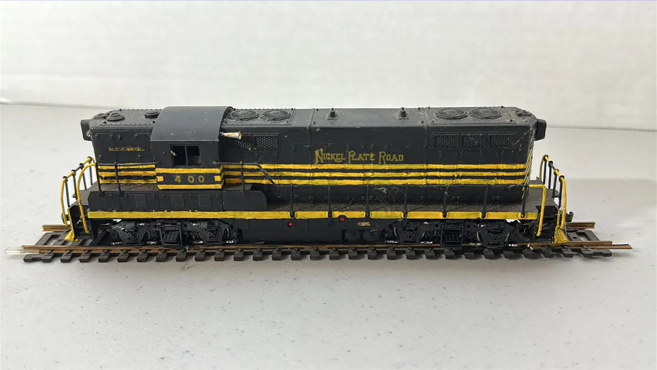 Used HO Scale Nickel Plate Road Train Engine