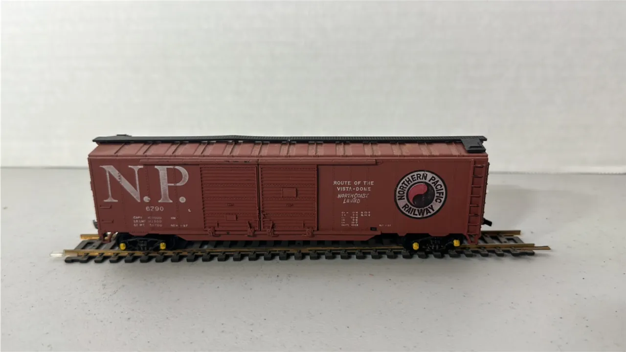 Used HO Scale Northern Pacific Railway Rail Car