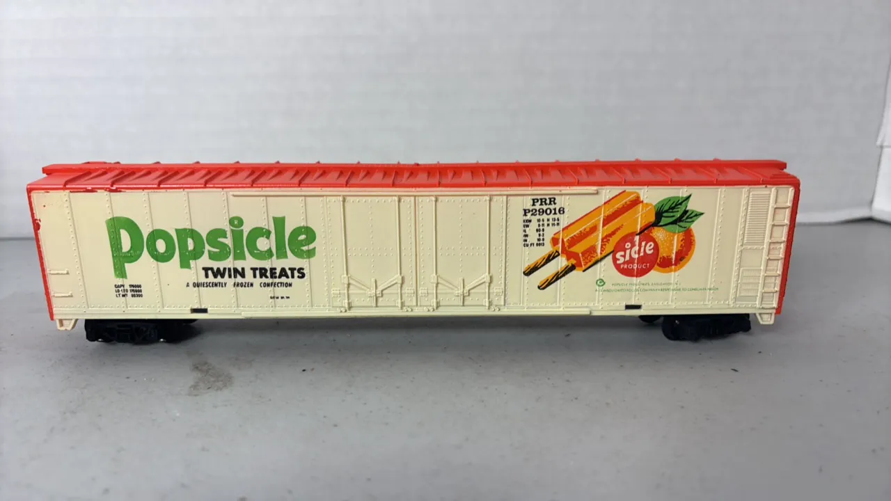 HO Scale Popsicle Twin Treats Boxcar - Plastic