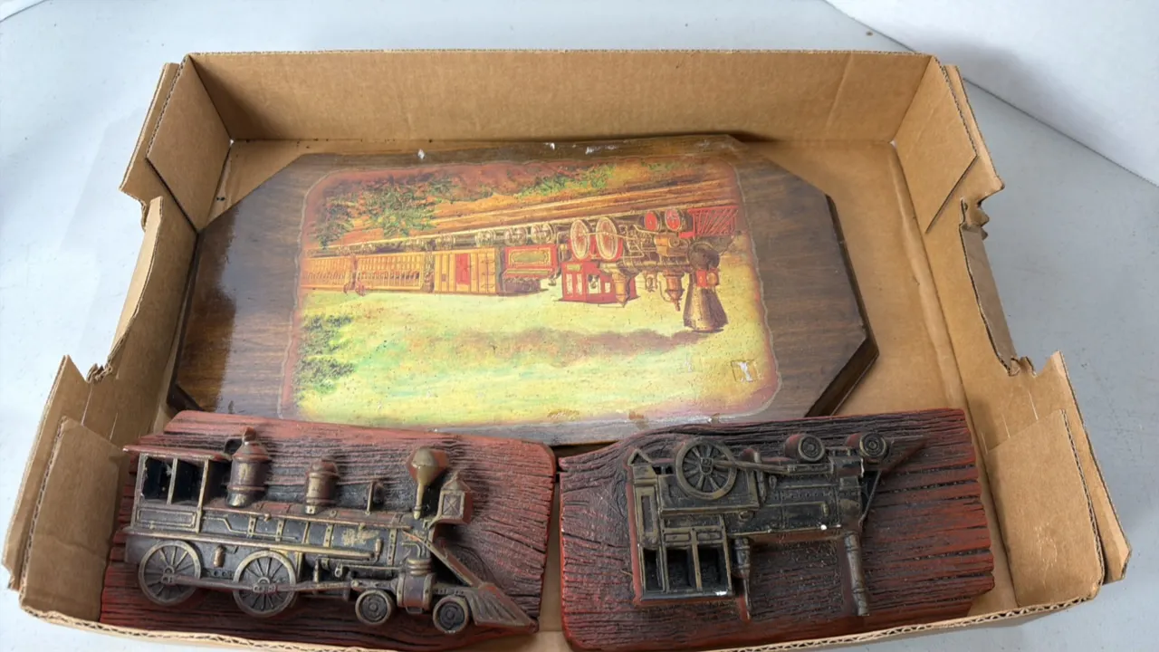 Train Wall Plaques
