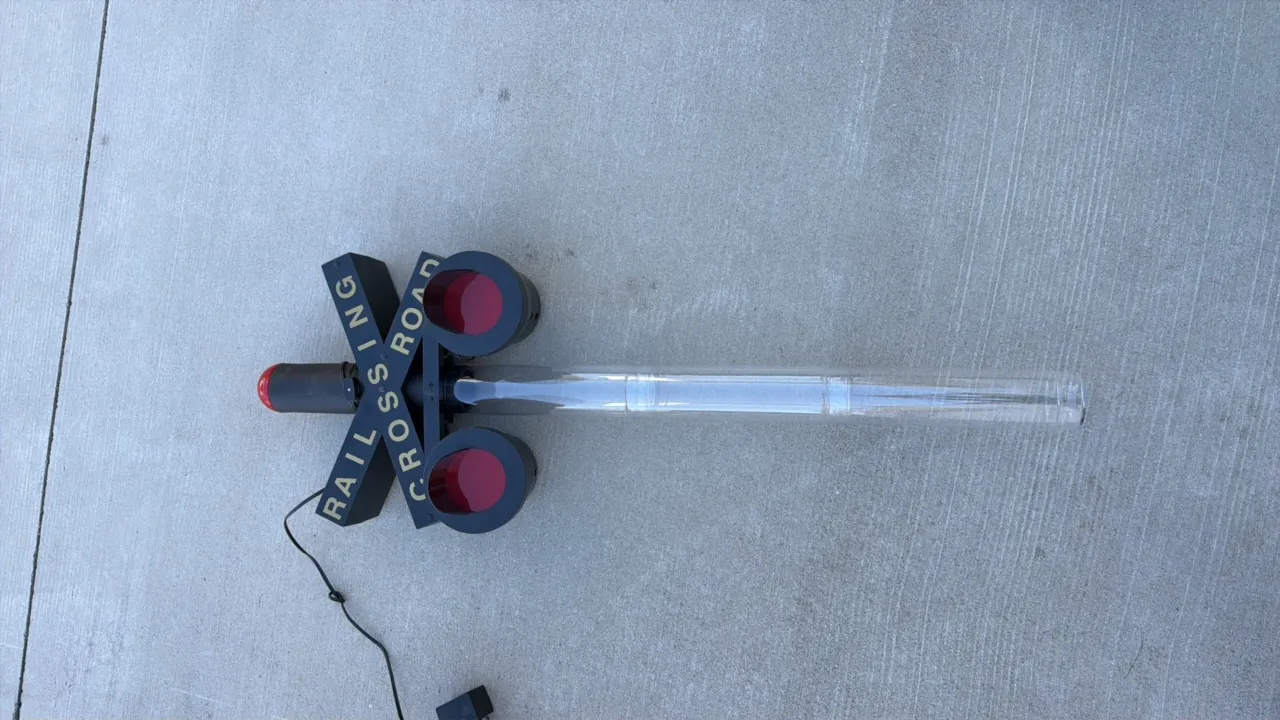 Railroad Crossing Light ( 45.5”H )