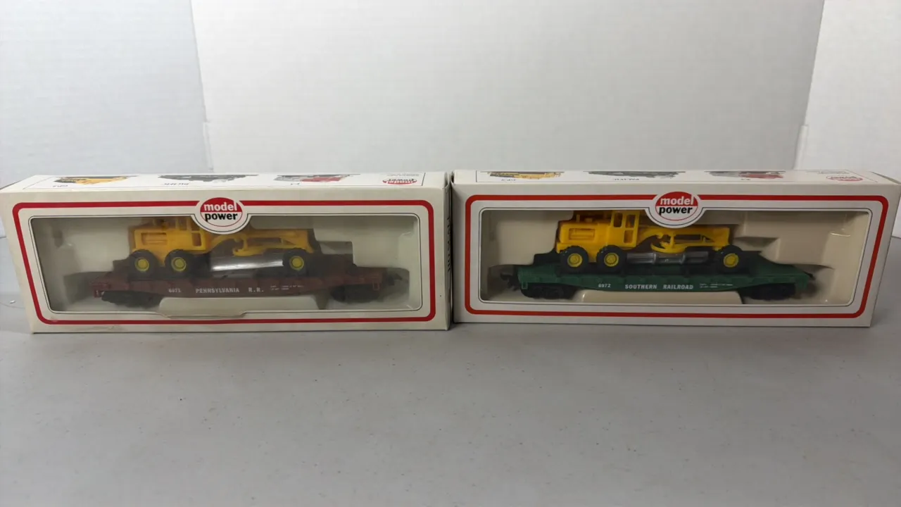 (2)-HO Scale Flatcar W/ Road Grader