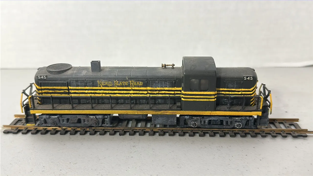 Used HO Scale Nickel Plate Road Train Engine
