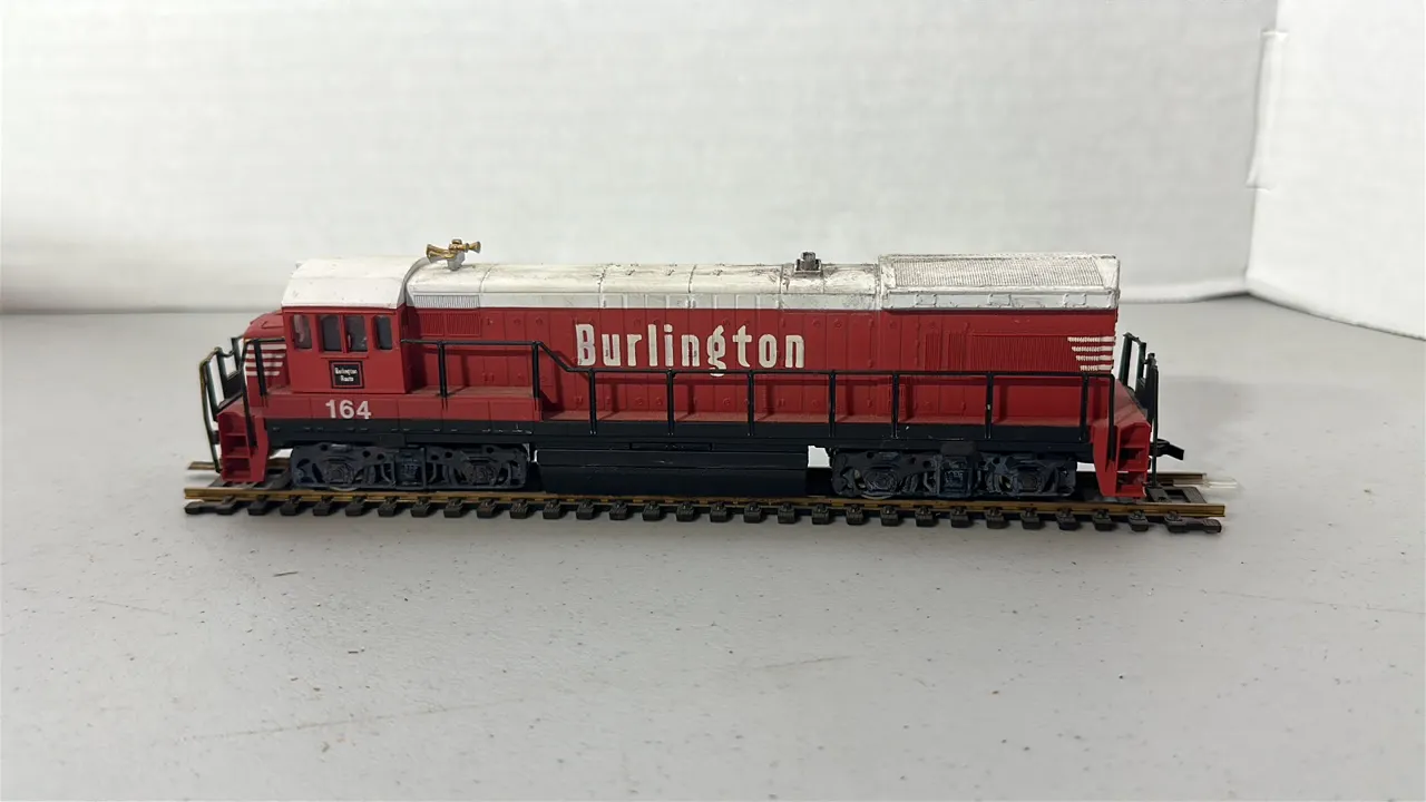 Used HO Scale Burlington #164 Train Engine