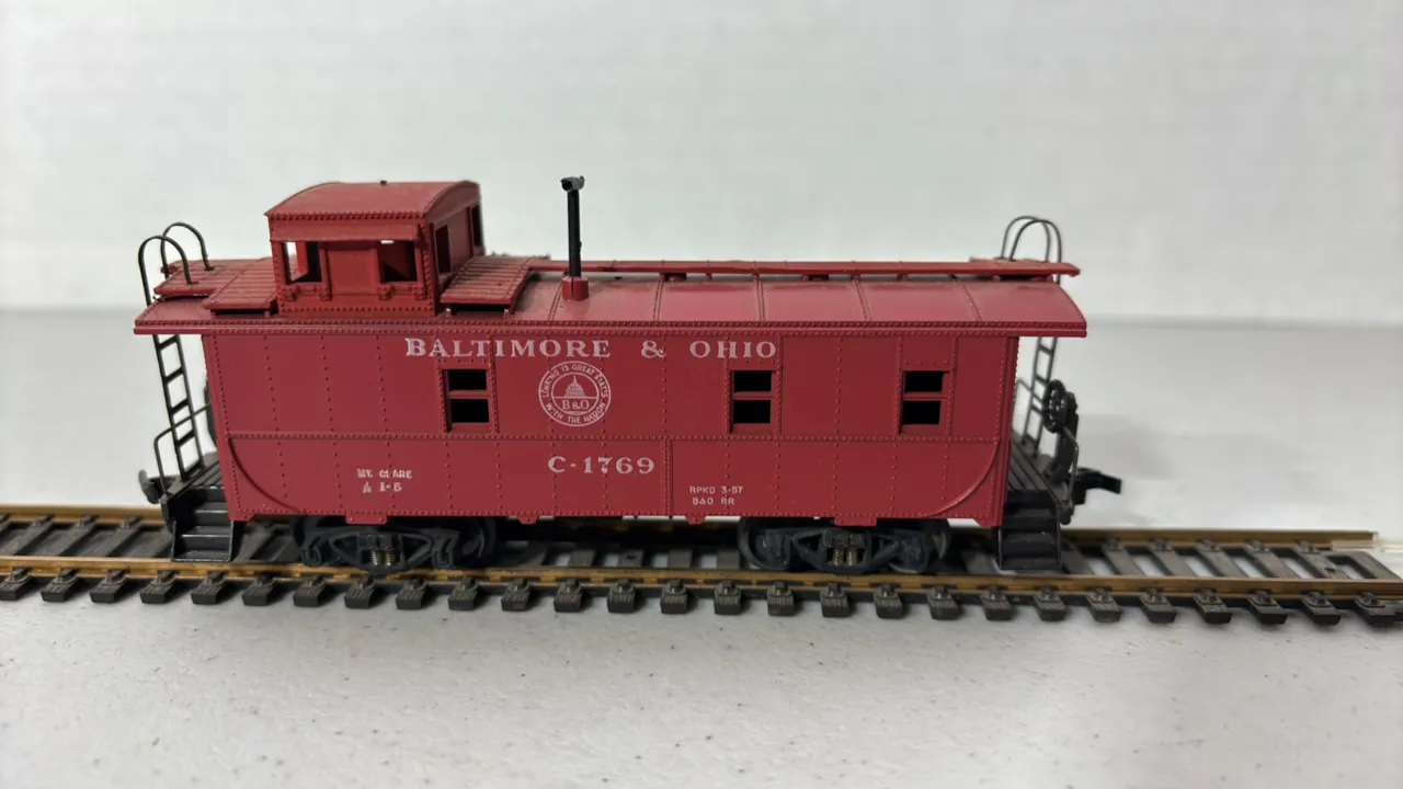 HO Acale Baltimore & Ohio Caboose